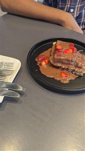 😱😋waffle buy one get one free at Bangalore juicy (bjf) pazhayangadi #food #waffle #cake #yummy