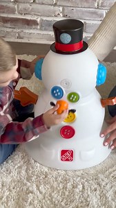 The timeless charm of building a snowman – with no snow required! ☃️ | Step2