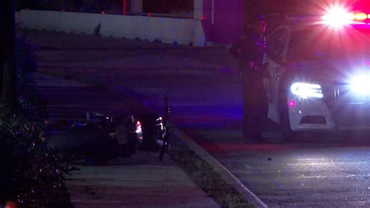 Motorcyclist launched over guardrail onto freeway after chase with South Houston police, HPD says