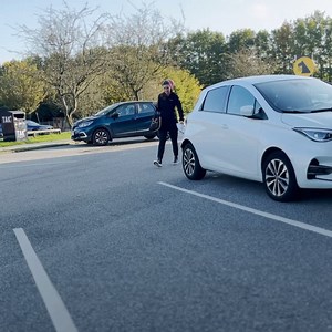 Overvejer du LOOP 🤔🏋🏻 Få en gratis prøvetime Prøv LOOP Fitness, før du beslutter dig for et medlemskab. Under din prøvetime vil en af vores dygtige instruktører guide dig grundigt gennem maskinerne og hele vores koncept, så du får det bedste udgangspunkt 🤩 Samtidig får du også muligheden for at opleve vores afslappede atmosfære i centret, for I LOOP er der plads til alle og vi glæder os til at se dig 🤞🏼😉 Book din gratis prøvetime her: bit.ly/3YeeFus | LOOP Fitness