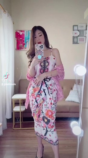 pink n white ayuuuuuuu bggttt #ayu #manis #cahayu #wanita #batikmodern #batikfamily
