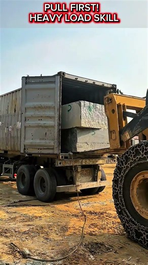 Massive Stone Blocks Unloading – Smart Forklift Technique from Container!