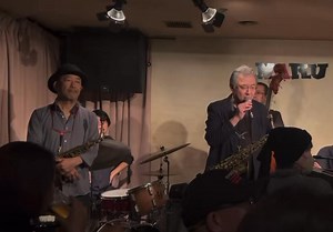 多田さんのドキュメンタリーが制作されてるとの事で、恐らく使われないであろう所をアップします。楽しげな雰囲気が伝われば。演奏はありません。MCだけの映像です（笑） | Joh Yamada