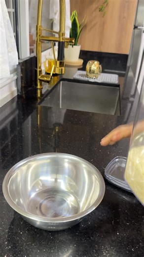 Boukchouch Fatimazahra on Instagram: "Ma routine de maman organisée de 6h à 7h30 ✨✨ Préparer, ranger , motiver tout commence le matin 🌞 #morningroutine #morningmotivation #momlife #lunchbox #organisation"