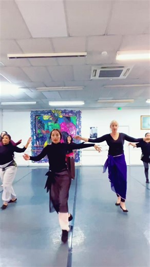 Chaâbi algérois • Amar Ezzahi #chaabi #alger #ezzahi #chaabialgerie🇩🇿🇩🇿🇩🇿 #choregraphie