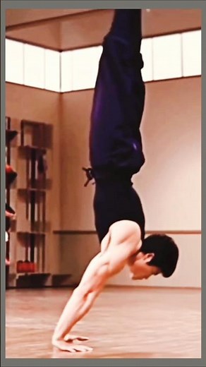 Bruce Lee Performs an Extremely Difficult Inverted Technique | Bruce lee fight | fitnessbo #shorts