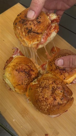 Garlic Chicken Parmi Sliders Recipe