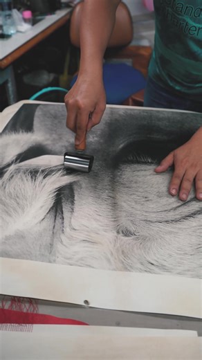 Discover the language of modularity through leather. From surface to structure, leather transforms into adaptable modules, stitched, folded, and layered, giving rise to new rhythms, proportions, and possibilities at Unveiling Leather: The Language of Modularity. In collaboration with Archives Design, seven artists present leather as a versatile medium that transcends its materiality and redefines the boundaries between craft, design, and art. 🗓 September 20 – December 7, 2025 📍 Four Seasons AR