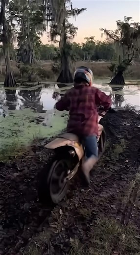 That gator didn't stand a chance #granny #dirtbike #mudlife