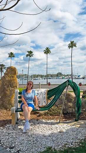 Ready for your next Florida road trip? 🚗 From tropical islands and white-sand beaches to historic towns and hidden nature escapes—here are 10 incredible places you can visit within a 5-hour drive of Miami. 📍 Save this for your next adventure! 1️⃣ Key West – 🕒 3 hr 45 min Scenic drive along the Overseas Highway (US-1). Best to leave early morning to avoid traffic through the Keys. 2️⃣ Islamorada – 🕒 2 hrs Perfect day trip — calm waters, snorkeling, kayaking, and incredible seafood spots. 3️⃣