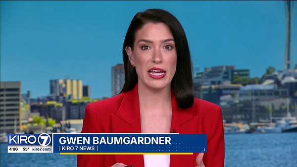 VIDEO: Planes bump wings on taxiway at DCA