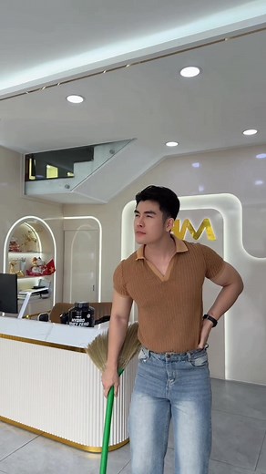 Đứa nào ăn cắp gà của Phi Phi 🤨 | Phạm Anh Phi