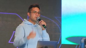 40K views · 2.6K reactions | Hoy Él se convierte en nuestro Dios y podemos tener la convicción de que su gracia es la que salva y restaura nuestras vidas y nuestras familias, por su gracia ahora podemos adorarlo  #Generacion12 #Gracia | Generacion 12 | Facebook