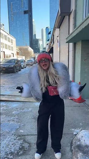 Skye Newman - YOU’D ARGUE GRASS IS PURPLE !! 💜💚 #skyenewman #shorts #newmusic