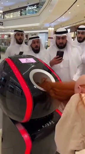AI Machine FAILS in Dubai — Everyone Shocked 😳⚠️