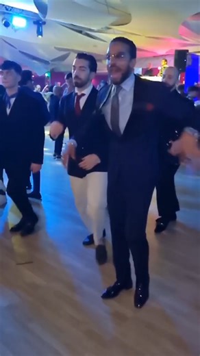 379K views · 15K reactions | Unos pasitos... #Salsea  gozando tirando pasos con el maestro cubano  Maykel Fonts #Salsa #SalsaCubana | Salsea | Facebook