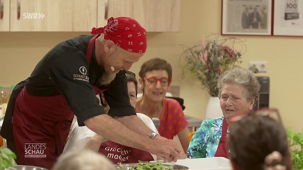 Ralf Zacherl kocht im Seniorenheim