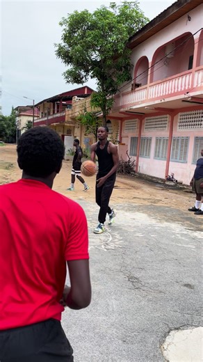 Tu as trop reculé 😂😂😂💔🏀🇨🇦🇺🇸🤌🏾🤍🏀@el hijo véli 🚀❤️ @G_GBOZONSKY🤣_et_JXJX🤪 @BOMBASSE SHOP🛍️👜👠 @Johnny Pour La Qualité @Davis King 😏 @La gentille 😇sorcière 😈🥺 #basketball