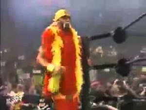 Hollywood Hulk Hogan Returns to Smackdown