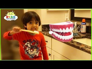 Ryan Pretend Play Learn How to Brush Teeth with Cleaning Toys!!!