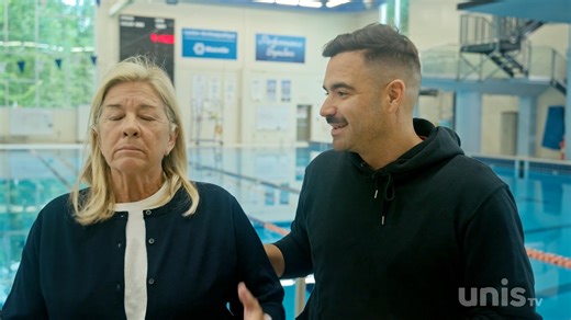 🏊‍♂️ Plonger du haut d’un tremplin, c’est facile pour Alexandre Despatie… mais pour sa mère, c’est une autre histoire ! La nouvelle saison de « 50 façons de tuer sa mère » démarre en force, à Montréal. 📺 Jeudi 21h sur Unis TV 💻 Aussi en ligne sur TV5Unis | Unis TV
