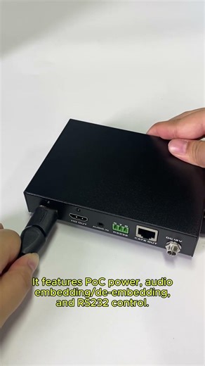 4K@60Hz HDBaseT HDMI extender with PoC, RS232 control, and up to 70m transmission.