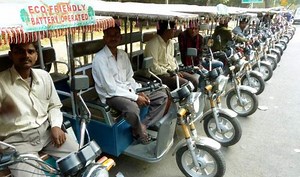 DMRC Teams With ETO Motors to Launch e-Rickshaws in 12 Metro Stations