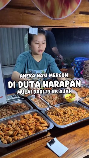 kuliner_lapertiktok on Instagram: "Rekomendasi makanan serba mercon di bekasi, jadi tuh menunya serba olahan mercon dari bakso, otak otak sampe cumi dan daging juga ada. Padahal jualanya gelap gelapan tapi selalu rame pembelinya apalagi harganya dari 13 rb. Duta Mercon (di map ada) Lokasi di duta harapan bekasi #kulinertiktok #kulinerbekasi #nasimercon #dutamercon #jajananviral"
