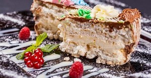 Нежно-воздушный "Киевский торт": как приготовить легендарное лакомство
