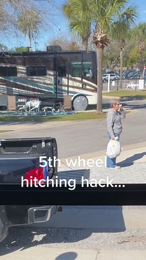 Just saw our neighbor do this and we tought it was pretty creative #fulltimerv #ourroadlesstraveled2 #ourroadlesstraveled #rvhack #hitchhack #5thwheelhitch