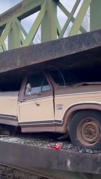 224K views · 2.2K reactions | Old truck F250 | C10 Trucks | Facebook
