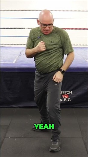Punch Retraction: The Defense Move Beginner Boxers Ignore #boxing #tutorial #technique