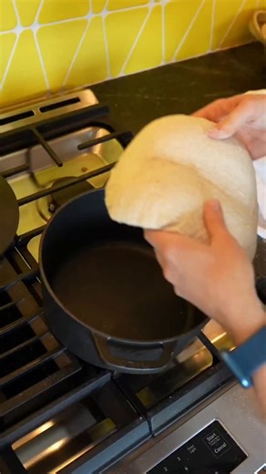 Rachel's English on Instagram: "Do you know this kitchen tool? What is a LAME?👩🏻‍🍳 #rachelsenglish #whatisalame #lame #lamekitchentool #rachelsenglishacademy americanenglishpronunciation"