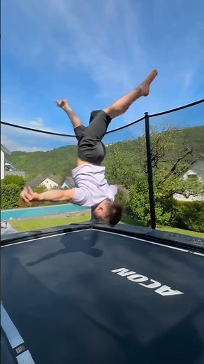 HOW WELL can a GYMNASIIST COPY my TRAMPOLINE TRICKS? 😳 #gymnastics #challenge #trampolines