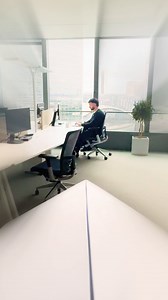 “Sur le Terrain” épisode 1 : à la découverte de la chaufferie biomasse de Gennevilliers 👷🏼‍♂️ Aujourd’hui on embarque avec notre alternant Lucas pour une immersion au cœur d'une chaufferie de biomasse, partie intégrante du réseau de chaleur urbain (RCU) de la ville ! Et pour tout comprendre, Guerin, technicien d’exploitation du réseau de chaleur de Gennevilliers Energie, est là pour répondre à toutes nos questions. 💡 Imaginiez-vous qu’une chaufferie biomasse ressemblait à ça ? Pour en savoir 