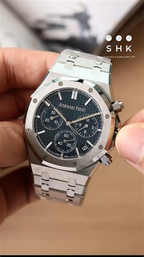 This Blue Dial Royal Oak is PURE POWER 💙 | AP 26240ST Chronograph #apwatch #luxurywatch #watches