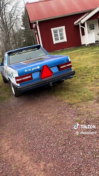 Volvo 244: En Evig Saknad och Kärlek