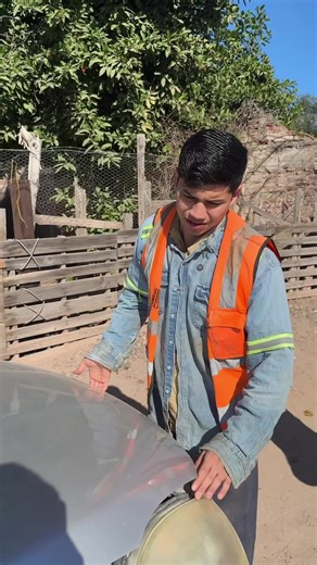 Las Aventuras del Potro on Instagram: "Se aprovechan de mi nobleza #comedia #comediahumor #humor #risas #viral"