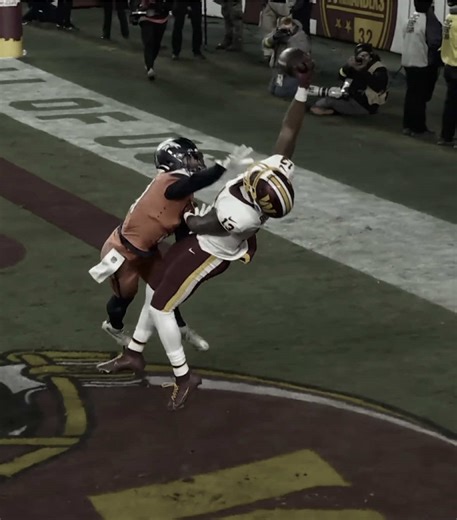 Treylon Burks one handed catch || ib: r4 || #edit #obj #commanders #onehand #objcatch