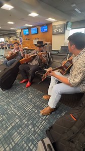 Another airport jam session moment from this summer's slack key guitar festivals. Please join us on August 23rd at the Waikiki Aquarium for O'ahu's annual festival! Please follow Hawaiian Slack Key Guitar Festival on Facebook for more info and see which artists be on the lineup. June 29, 2025 Song: Koali @___led_kaapana @official_kahiau @dannykihoalu @da_bass_guy @hawaiianairlines | Kailua Moon Music