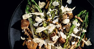 Recette de salade César grillée sur le BBQ | Zeste