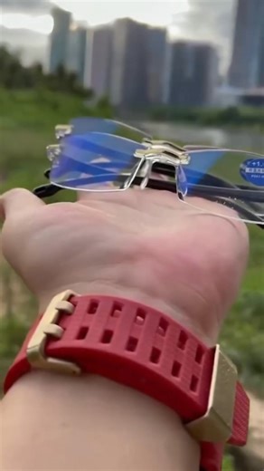 चश्मे बदलने का झंझट खत्म! पेश हैं Rimless One Power Auto Focus Reading Glasses आधुनिक ऑटो फोकस तकनीक से बने चश्मे, जो आपकी आंखों के फोकस के हिसाब से खुद को एडजस्ट करते हैं। इन हल्के, स्टाइलिश और टिकाऊ चश्मों से पढ़ना बनाएं आसान और आरामदायक। अभी ऑर्डर करें और पाएं Buy One Get One Free, सिर्फ ₹499/- में! | Visionary Readers