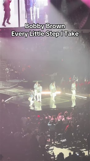 Bobby Brown hit the stage performing “Every Little Step” at the New Edition concert, the crowd instantly lit up. The energy, the classic dance moves, and that signature New Jack Swing vibe had everyone singing along word for word. It was one of those nostalgic moments that took the audience straight back to the late ’80s, reminding everyone why Bobby Brown remains a true R&B icon. #BobbyBrown #EveryLittleStep #NewEdition #NewEditionConcert #RNBLegend