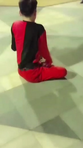 polio man#short leg leg #polio #one leg shorter than the other #hot disabled guy #huge shoe lift #raised shoe #leg length discrepancy #built up shoe