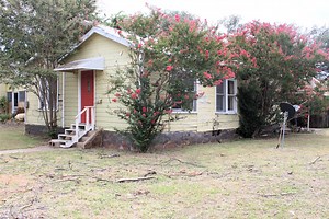1409 W Dry St, San Saba, TX 76877 - MLS 21020641 - Coldwell Banker