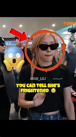 Nowadays people forget what privacy means 😢 #blqckpink #jennie #rosé #fypシ゚viral #youtubeshorts