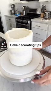 29K views · 216 reactions | Explaining my favorite cake decorating tip… applyi | Theblondewhobakes | Facebook