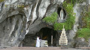 La programmazione televisiva per vedere il rosario da Lourdes in diretta