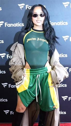Becky G Fans | Nos encanta este look de Becky G!!! 💚🔥 #beckyg #look | Instagram