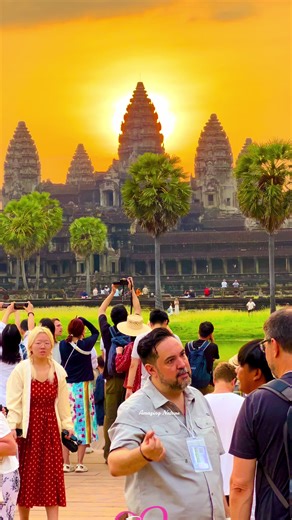 Espectacular amanecer en Angkor Wat, Camboya